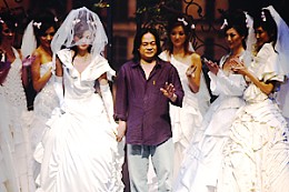 中國廣州婚博會現場的國際婚紗禮服流行時尚發布五 中國廣州婚博會現場的國際婚紗禮服流行時尚發布五